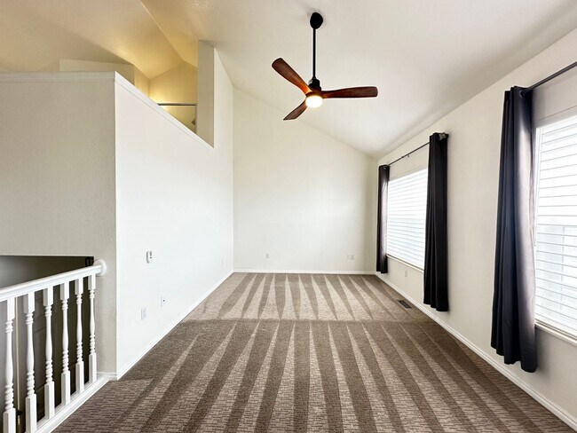 Building Photo - Amazing Townhome with Spectacular Views for Rent in Draper!
