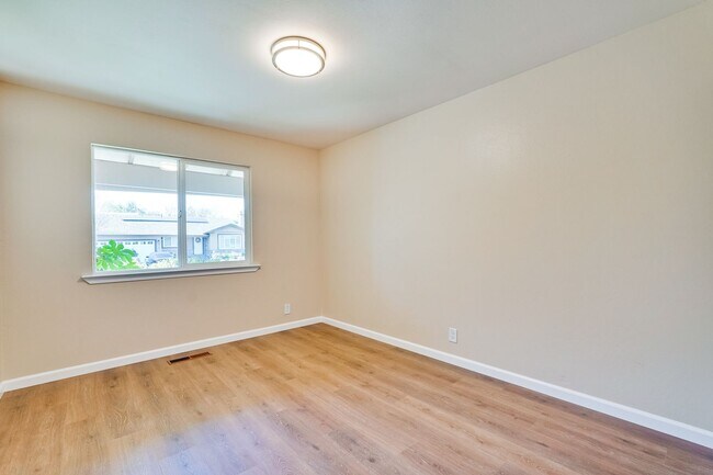 Building Photo - Charming 1,780 Sq Ft 4 bedroom 2 bath home in South San Jose