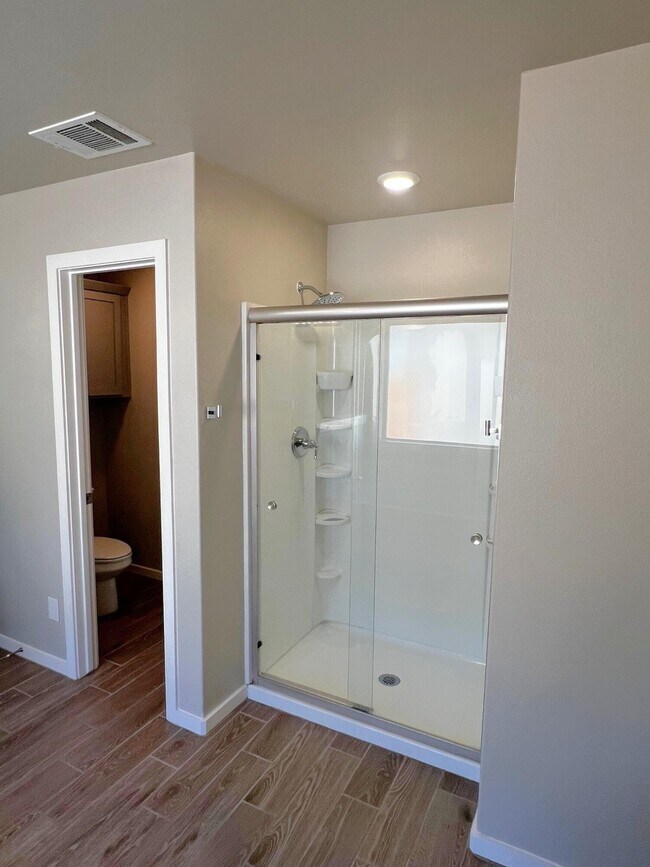 Building Photo - 9807 Viola Ave