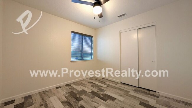 Building Photo - 10790 Sauk Rd