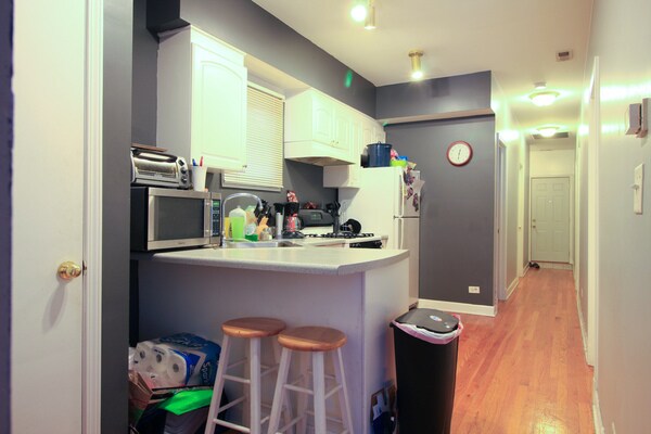 Building Photo - 2455 N Ashland Ave