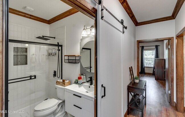 Building Photo - 1998 MS-16