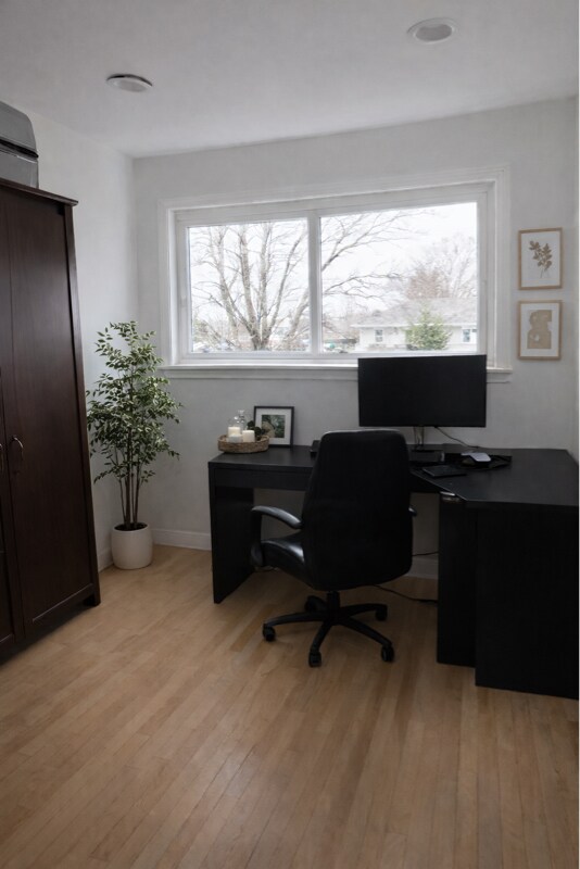 Building Photo - 952 Green Bay Rd