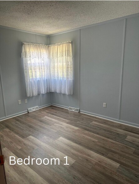 Building Photo - 13 Tice Rd