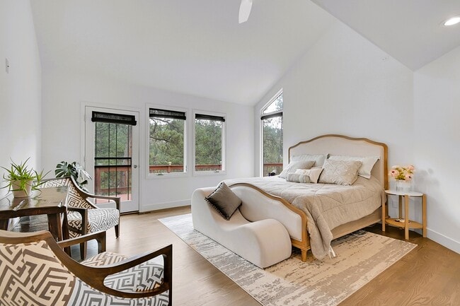 Building Photo - 28384 Kinnikinick Rd