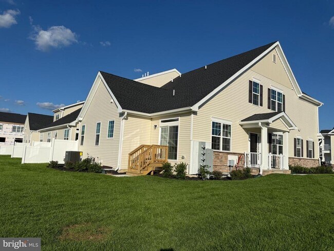 Building Photo - 1404 Justin Dr