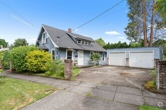 Building Photo - 113-02
