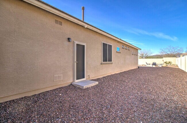 Building Photo - 5316 N 186th Dr