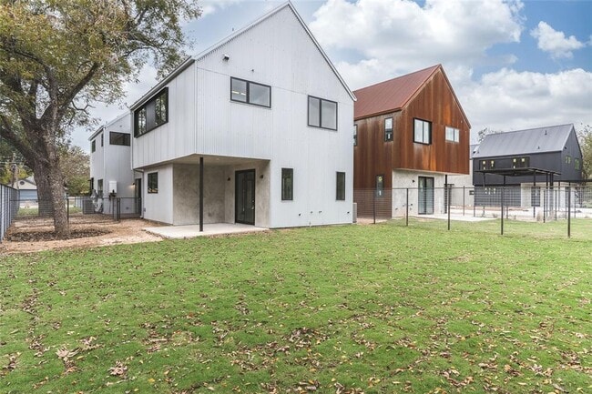 Building Photo - 913 Tillery St