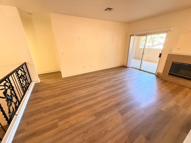 Building Photo - 2050 W Warm Springs Rd