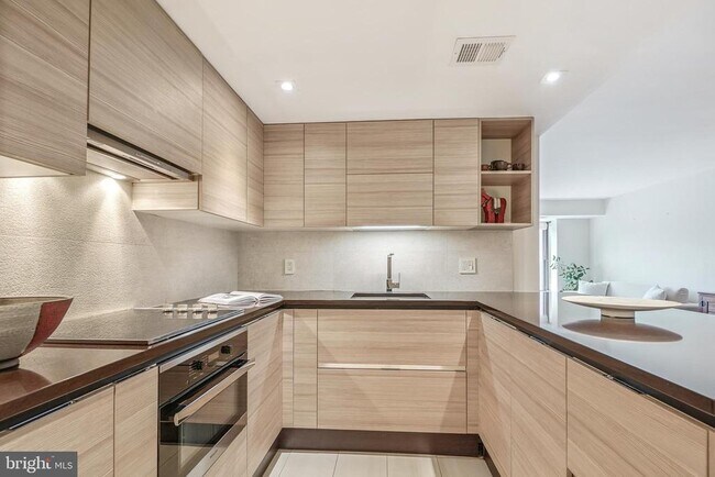 Building Photo - 1080 Wisconsin Ave NW