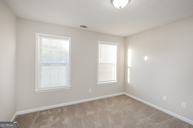 Building Photo - 911 Rolling Meadows Dr