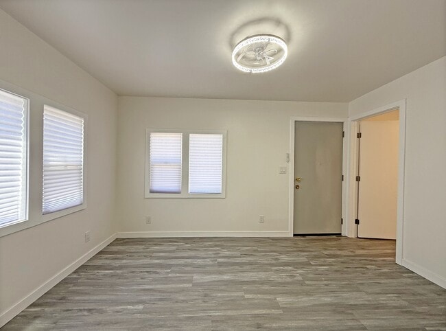 Building Photo - 1016 E Ventura St
