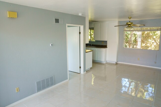 Building Photo - 335 Claydelle Ave