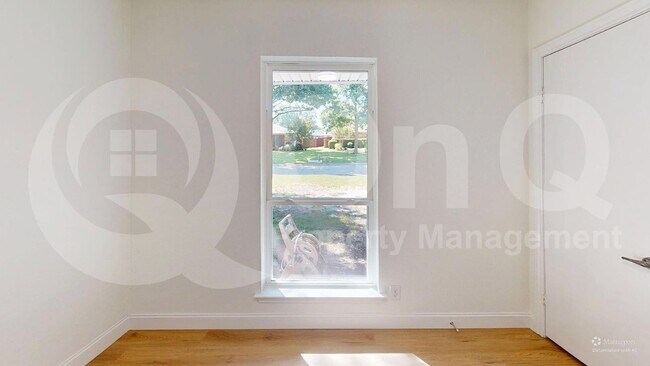 Building Photo - 208 Glenwick Pl