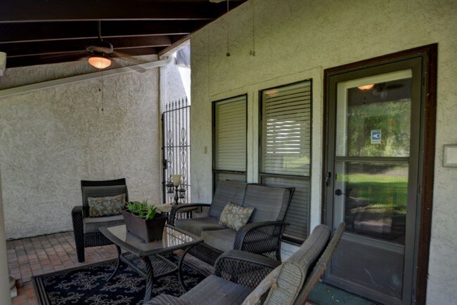 Building Photo - 2629 Calle Del Roble