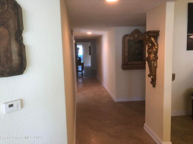 Building Photo - 2075 Jimmy Buffett Mem Hwy