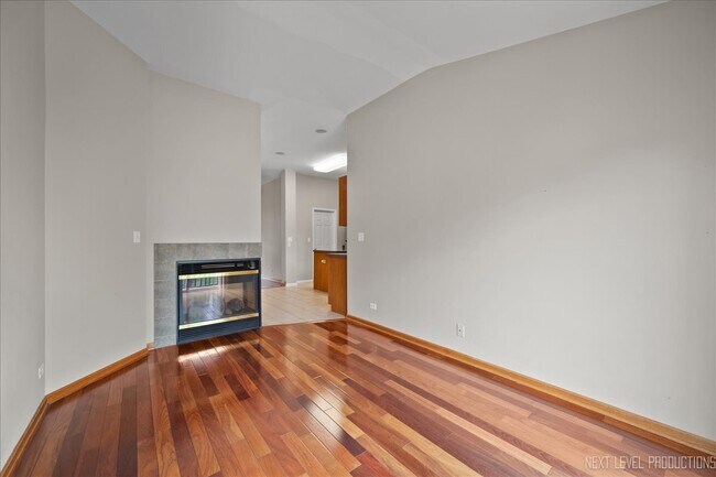 Building Photo - 2402 Wilton Ln