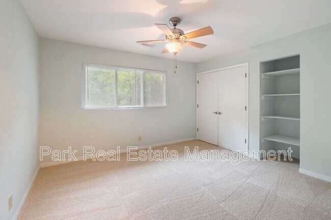 Building Photo - 201 Howell St