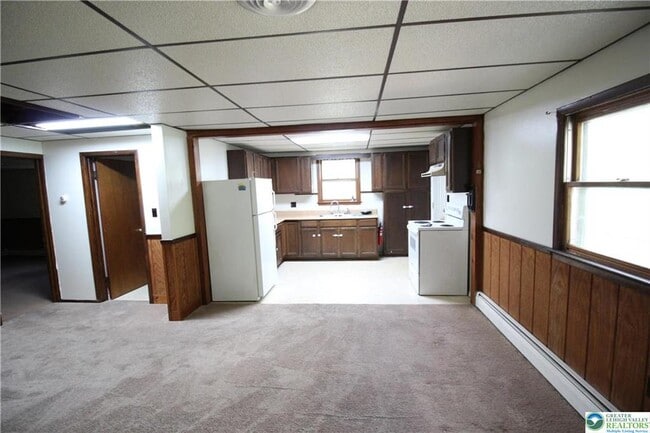 Building Photo - 331 Valley View Dr