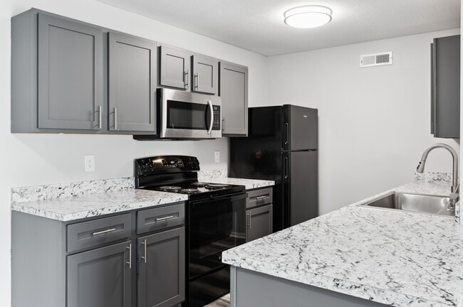 Spacious Kitchen - Harvest Glen