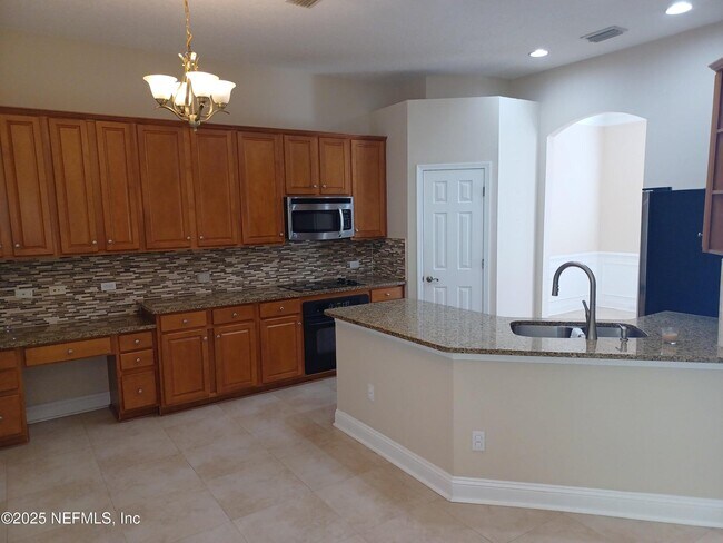 Building Photo - 4463 Ecton Ln E