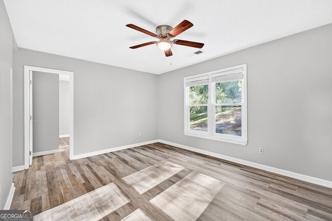 Building Photo - 255 Lowry St