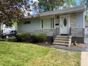 Building Photo - Lovely 3-Bedroom Home for Rent in Quiet Wa...
