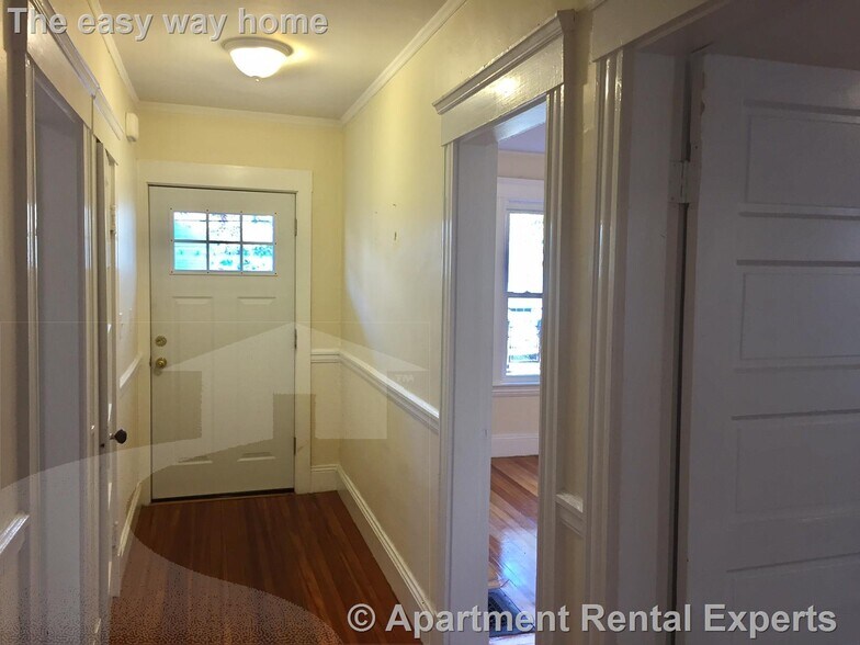 Building Photo - 9 Orrin St