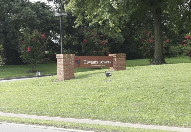 Building Photo - Kiwanis Towers