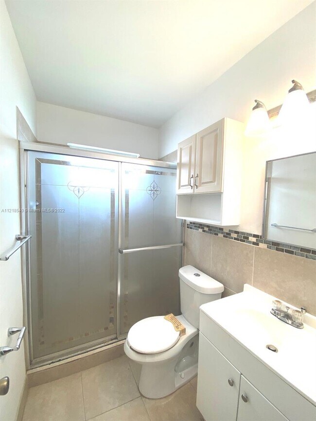 Building Photo - 120 NE 55th St