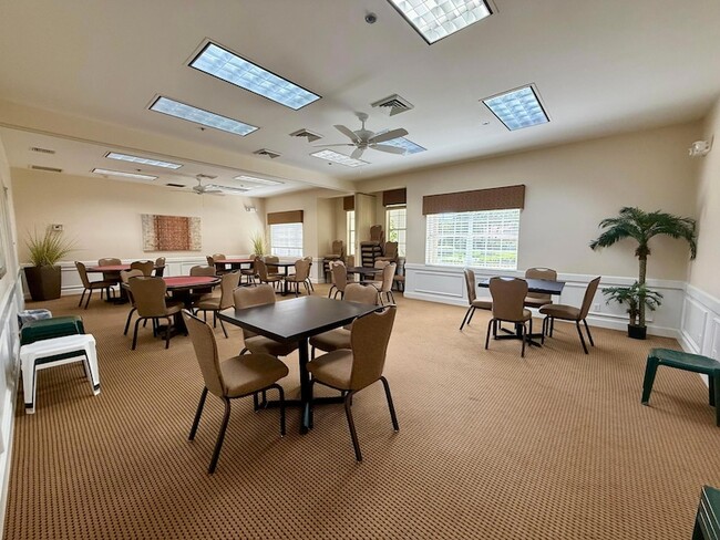 Building Photo - 7922 Sandy Pointe Dr