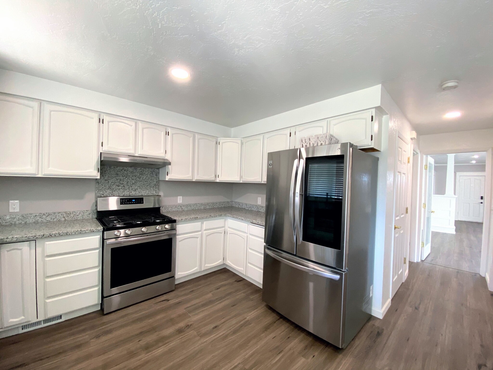 Kitchen with upgraded appliances - 219 W Clark St