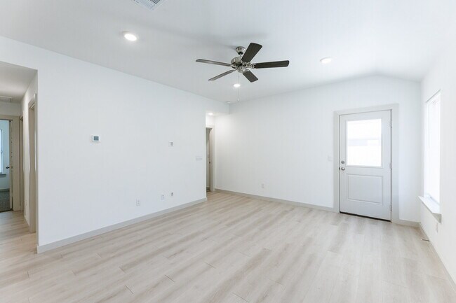 Building Photo - "Charming 3-Bedroom Home in Frenship ISD"