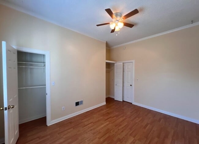 Building Photo - 447 N Raymond Ave
