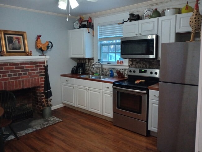 Building Photo - 4257 Plantation Dr