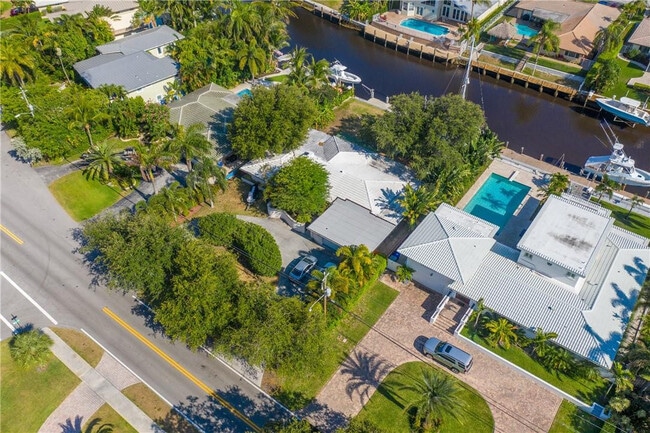 Building Photo - 2680 NE 24th St