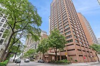 Building Photo - 247 E Chestnut St