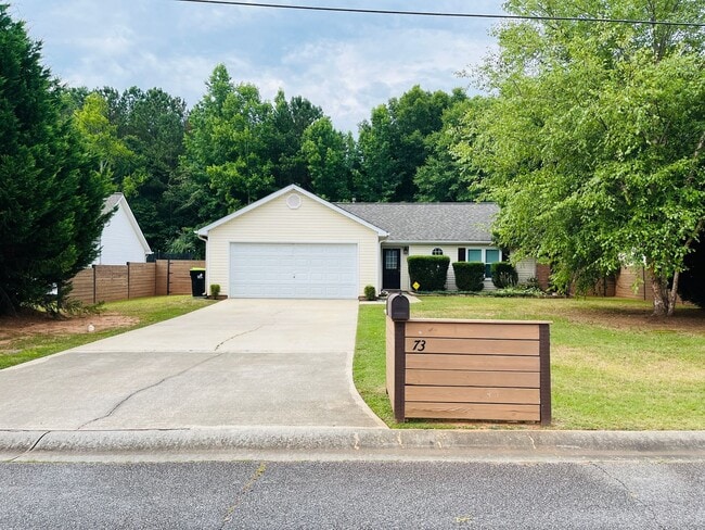 Primary Photo - Wow! Renovated 3 bedroom 2 bath home in Ca...