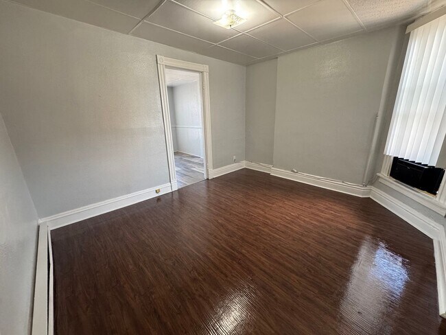 Primary Photo - 1 Br small living room and small kitchen