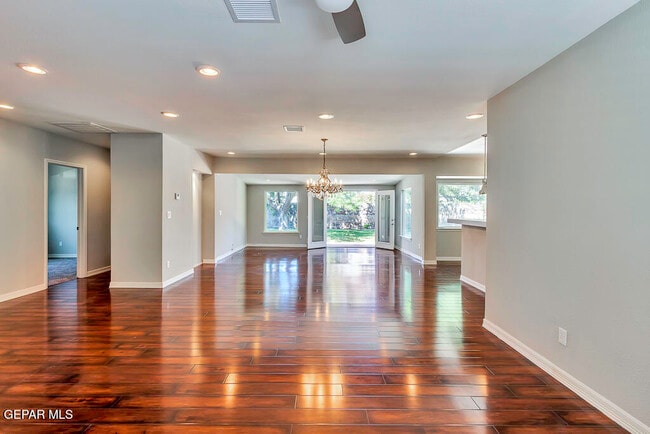 Building Photo - 9208 Shaver Dr