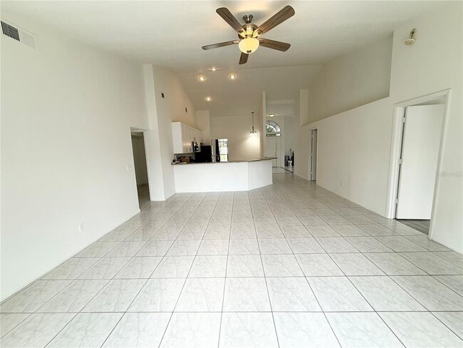 Building Photo - 2401 Rolling Broak Dr