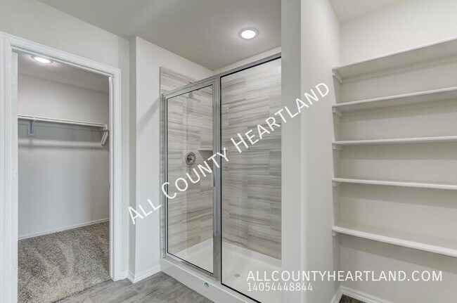 Building Photo - 3425 Molly Dr