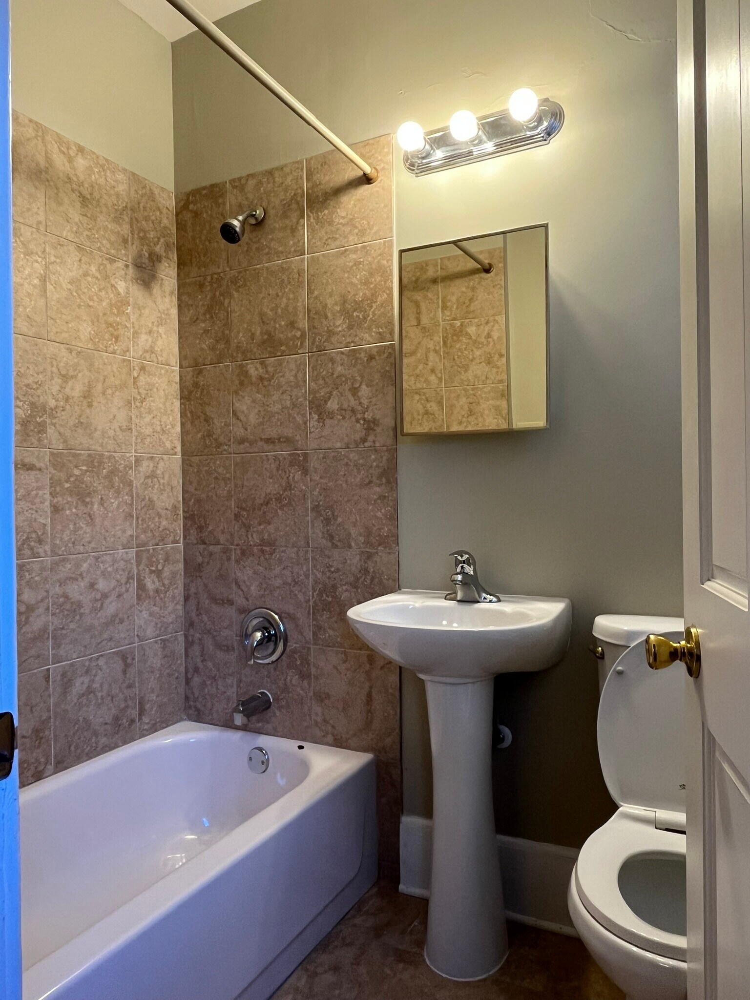 Building Photo - 2139 S Aldrich St