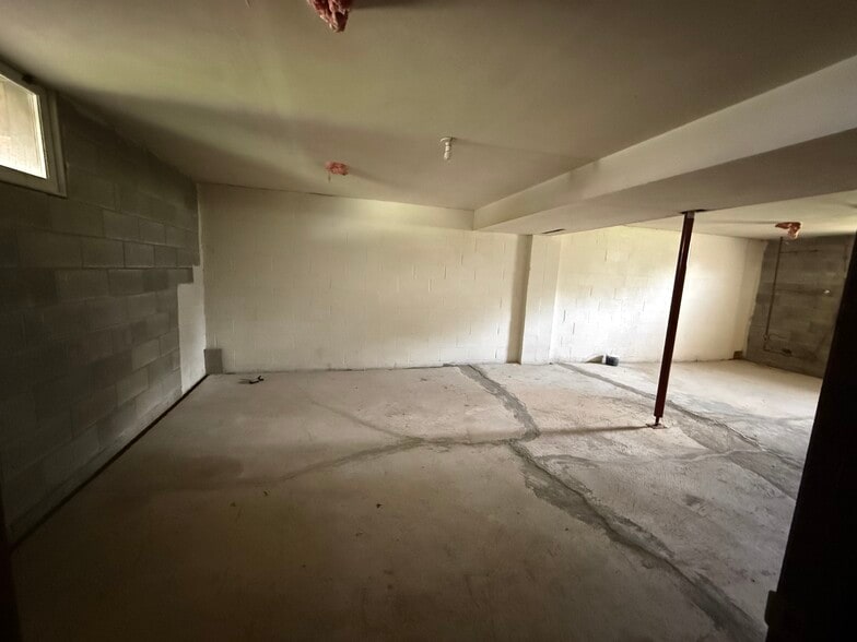 Building Photo - 250 Galavotti Pl