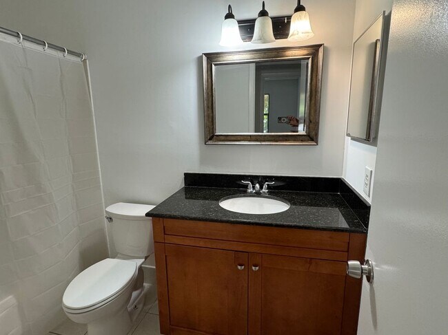 Building Photo - 3733 Carambola Cir N