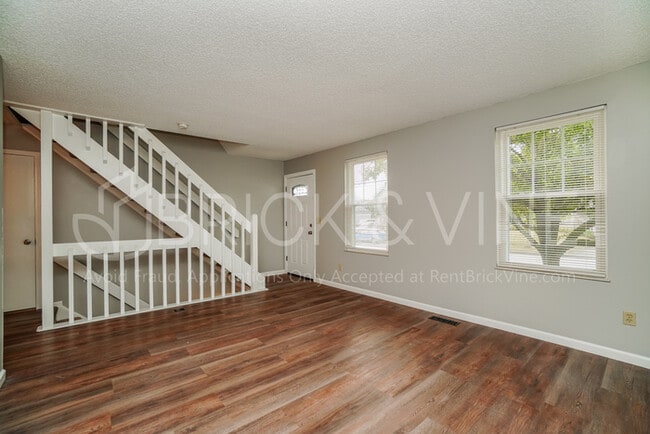 Building Photo - 5064 Cashion Dr