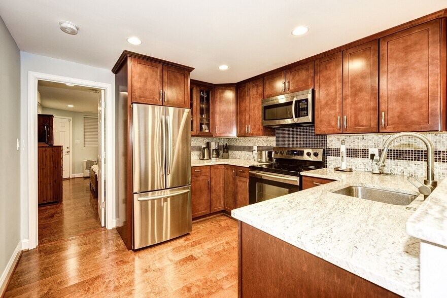 Building Photo - 1619 21st St NW