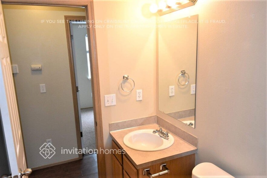 Building Photo - 10616 64th Ave NE