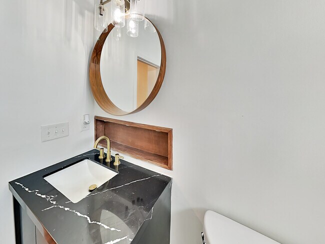 Building Photo - 304 Sciple Terrace NW